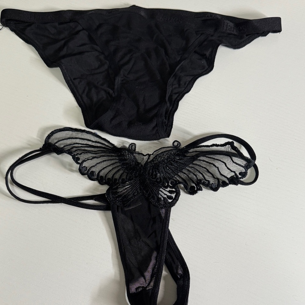 Elegant Black Lace Women's Intimate Set